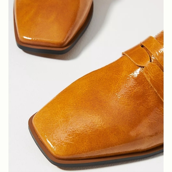 Angel Alarcon Patent Leather Square-toe Flats - ochre - Picture 3 of 10